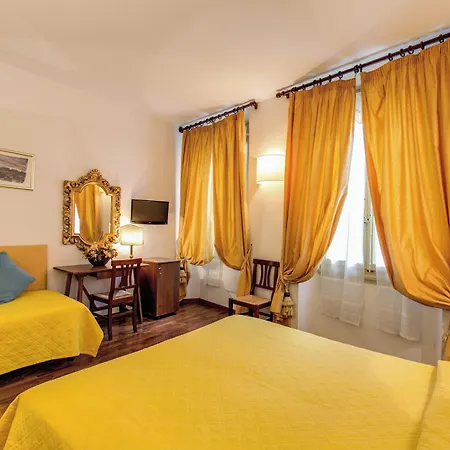 Rex Hotel